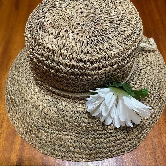 Hat - Picture 4 of 7